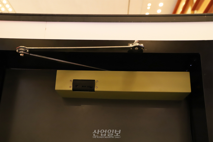 AI가 사용자 인식해 현관문 자동 개방