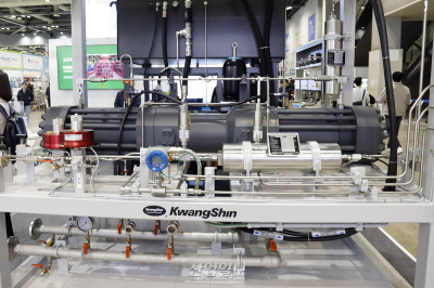 광신기계공업(주), 액체 수소 시대 내다본 수소 콤프레셔 출품