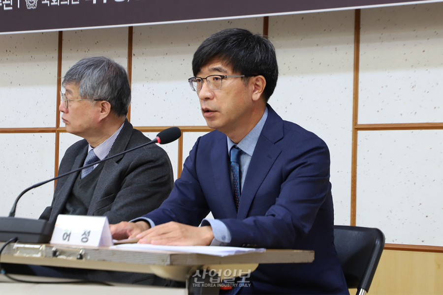 “3천500억 달러 대미 투자, 한국 ‘산업 공동화’ 불씨 될 수 있어”