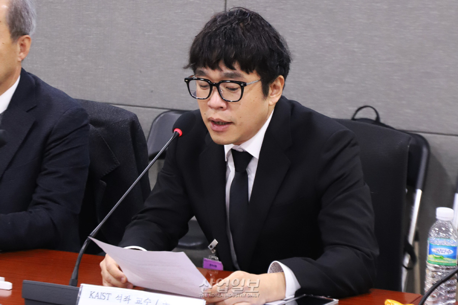 “AI 구독료, 필수 고정 지출될 것”