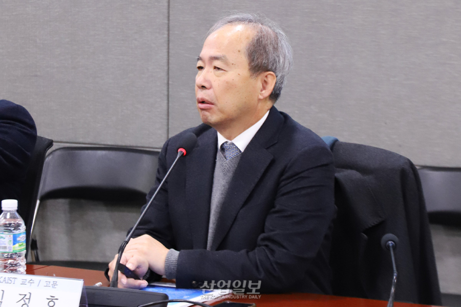 “AI 구독료, 필수 고정 지출될 것”