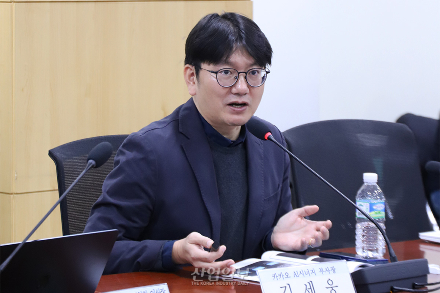 [사람을 위한 AI②] 기업과 금융, 기회와 위험 사이