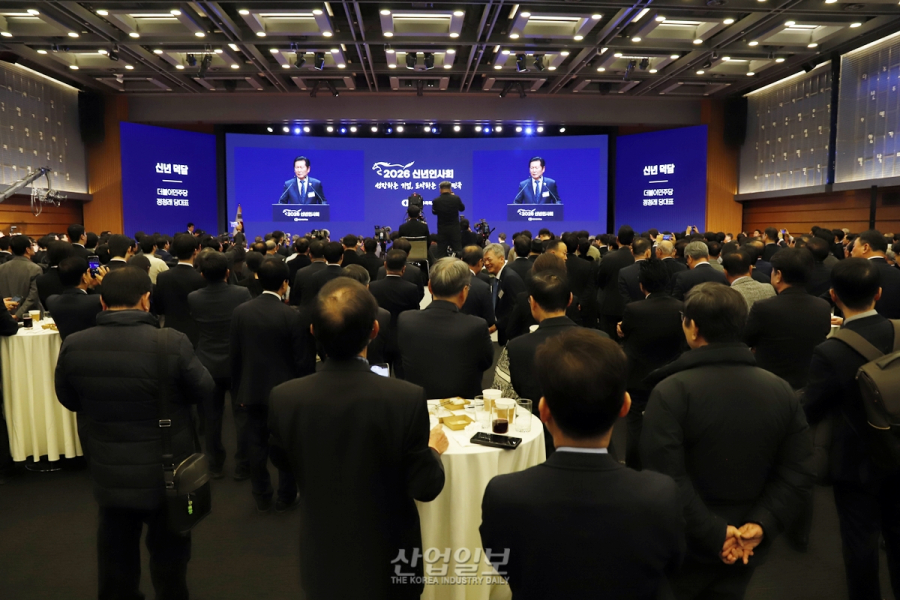 [포토뉴스] 한국 경제, 적토마의 정신으로 다시 뛴다