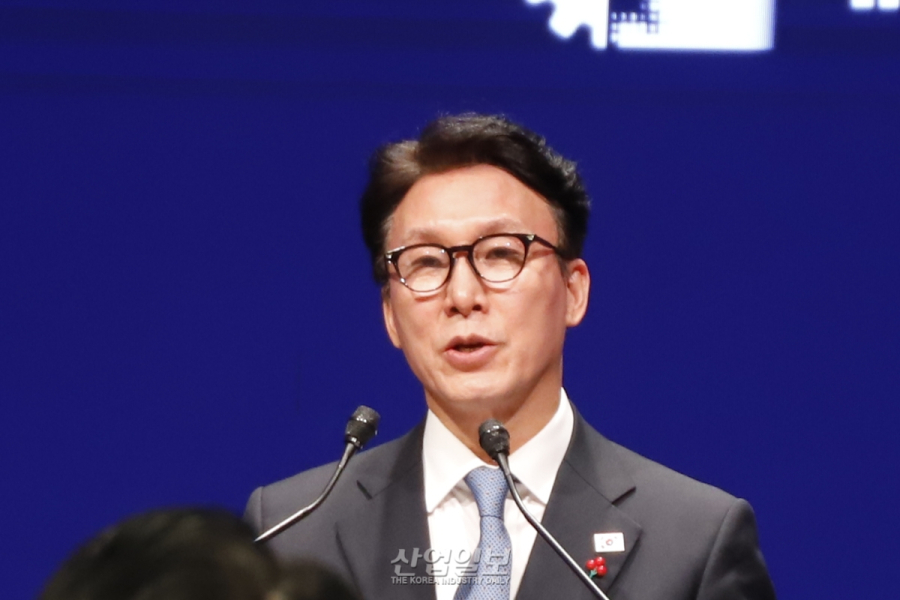 민간과 정계, 정부 “원팀으로 경제 재도약 힘 모으자” 다짐