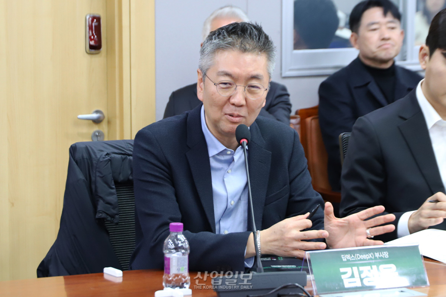 “온디바이스 AI 반도체로 데이터센터 부담↓”