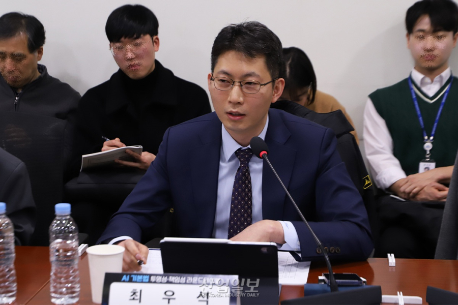NIA AI법제도센터장 “AI 기본법, 위험 관리·이용자 보호 못 하면 고영향 AI 서비스하지 말라는 것”