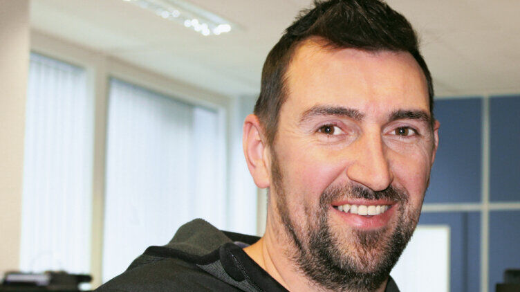 60년 된 기계에 ‘안전’ 심장 이식… 필츠, 바우어 그룹 프레스 현대화