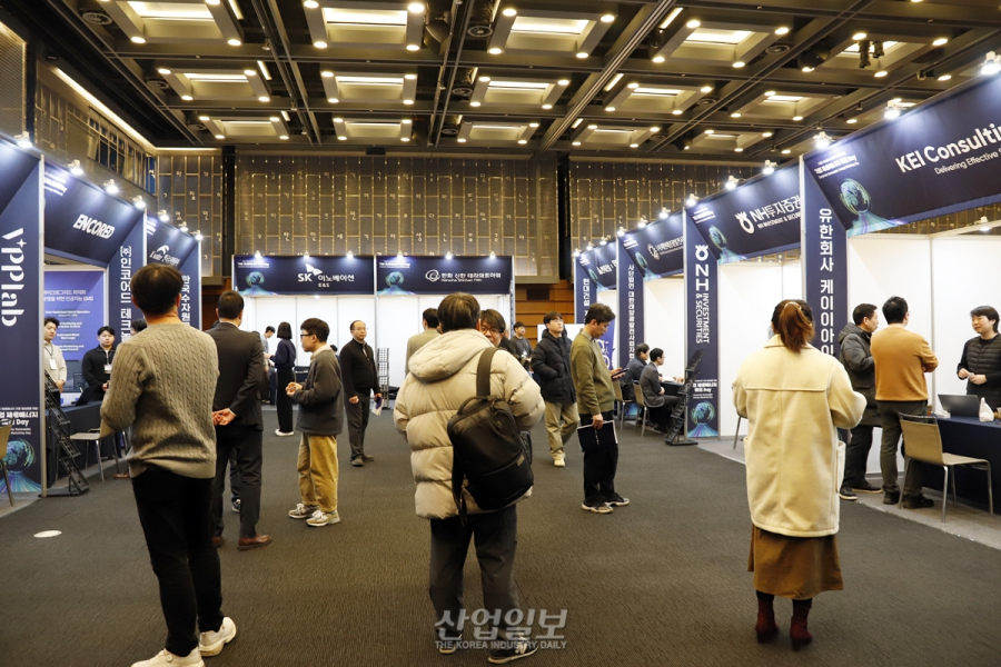 재생에너지 판매기업과 구매기업, 정책 변화 따른 민감한 움직임 필요