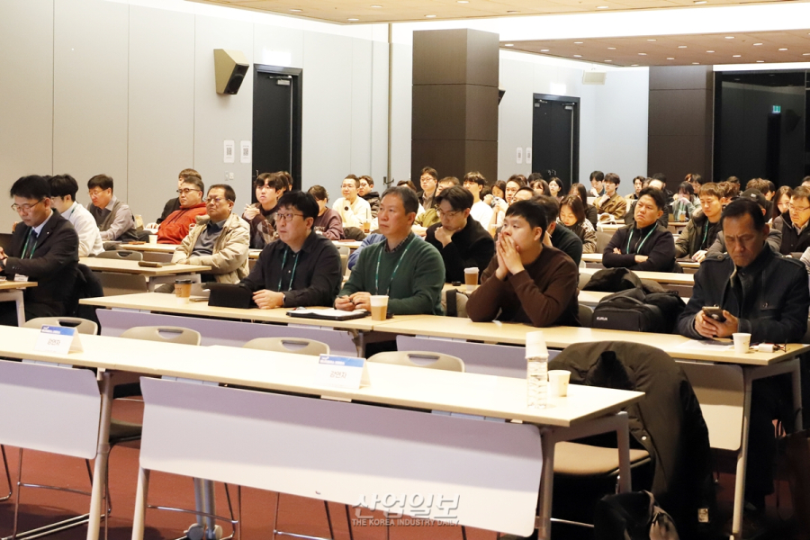 [포토뉴스] 차세대 에너지 산업 근간이 되는 ESS, 현업 종사자·법률의 눈으로 살펴본다