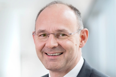 SEW유로드라이브, 제조 현장에 ‘무선 전력’ 심는다… 비접촉 전송 기술 주목