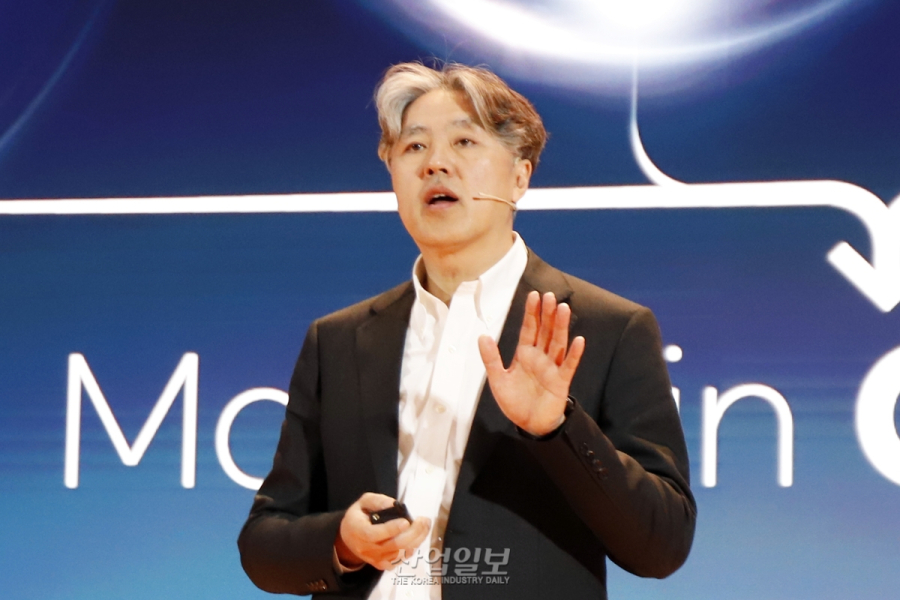 [Next Semiconductor ②] AI 반도체, ‘미세화 한계’ 넘는다