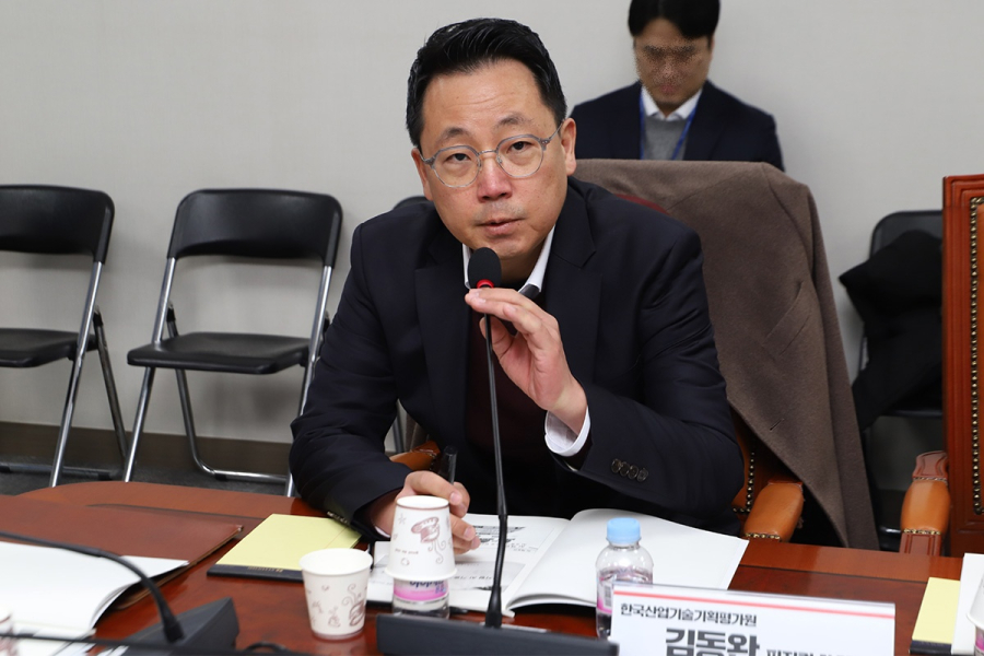 [산업을 바꾸는 AI①] 현장 떠나는 숙련공 노하우, AI로 계승