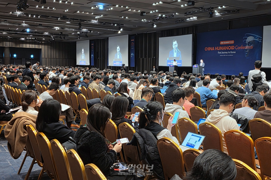중국 휴머노이드 ‘빅5’ 코엑스 집결… 피지컬 AI 시대 기술력 과시