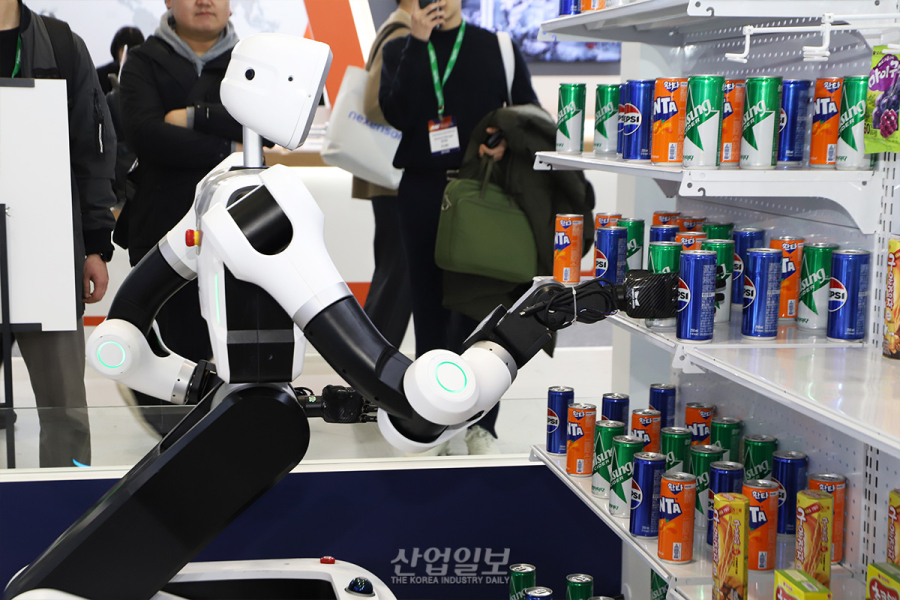 로봇 자동화, 공장 넘어 매장으로…‘리테일 휴머노이드’