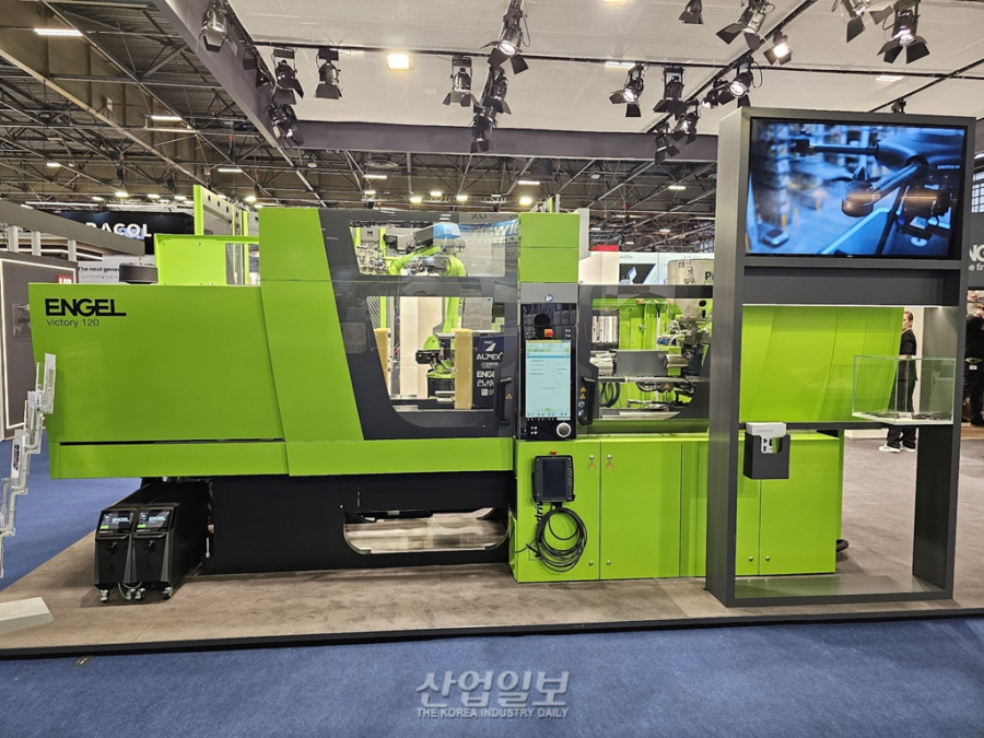 [JEC WORLD 2026] 엔겔, 열가소성 기반 자동화 공정 공개… 복합소재 양산 기술 전환 가속