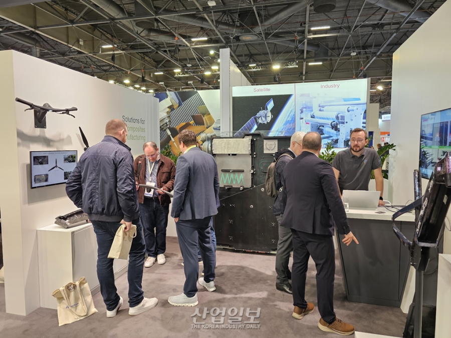 [JEC WORLD 2026] 엔겔, 열가소성 기반 자동화 공정 공개… 복합소재 양산 기술 전환 가속