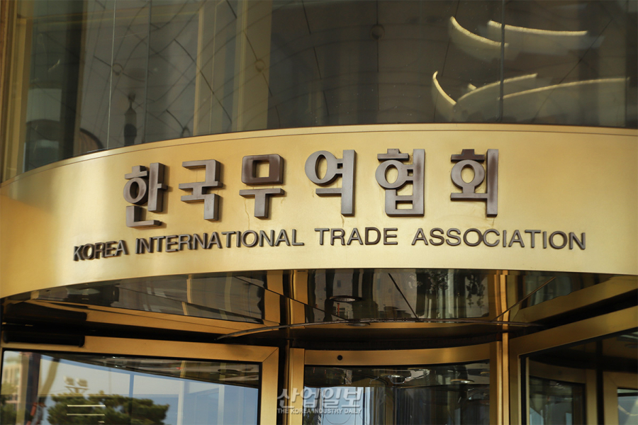 “코엑스 ‘셧다운’ 1년 6개월… 120여 개 전시회는 어디로”