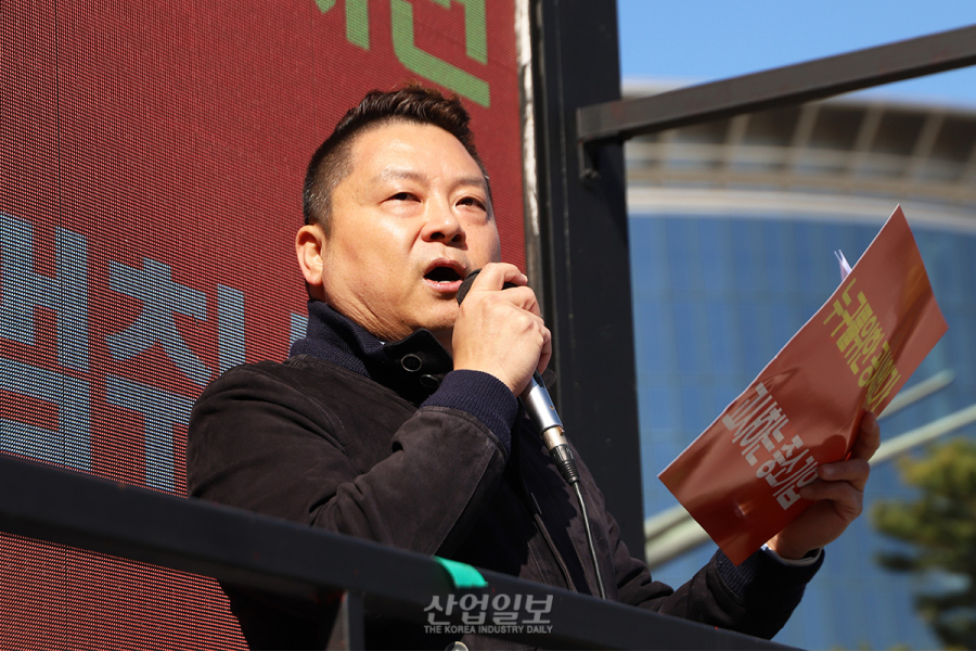 “코엑스 ‘셧다운’ 1년 6개월… 120여 개 전시회는 어디로”