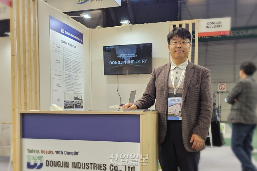 [JEC WORLD 2026] 동진산업, 탄소복합재 도로 안전 시설물 공개…경량 인프라 시대 연다