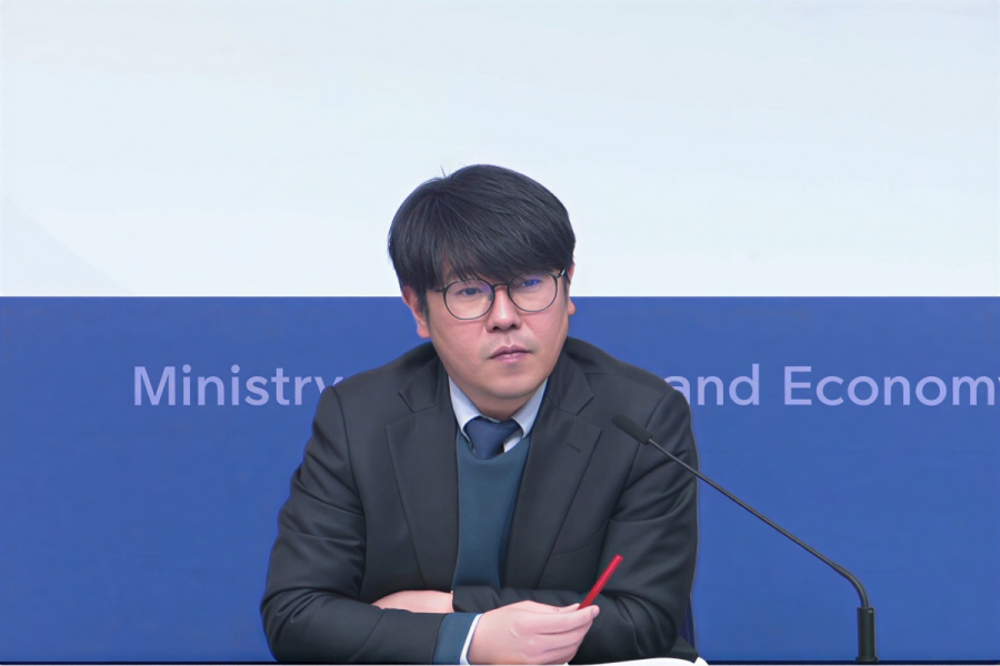 수출 훈풍에도 ‘경기 하방 위험’ 8개월 만에 재등장… 정부, 중동發 유가 변수 경고