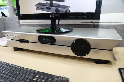 코아스, 피지컬 AI로 사무환경 개선…모니터 눈높이 자동 조절