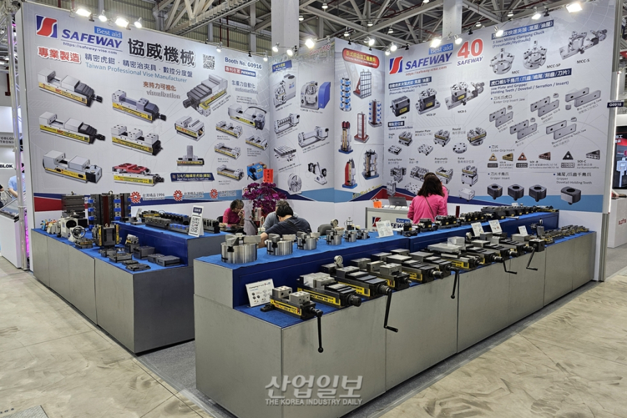 [TMTS 2026] 세이프웨이, 머신 바이스 및 NC 로터리 테이블로 공정 안정성 확보