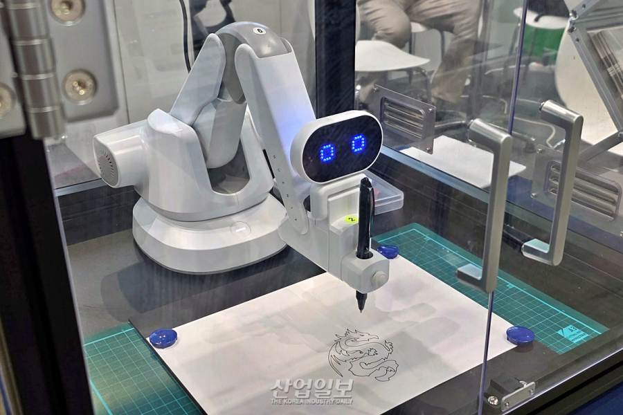 “코딩부터 자동화까지”…엠에스엔 코리아, 다기능 AI 로봇 ‘휴닛’ 선봬