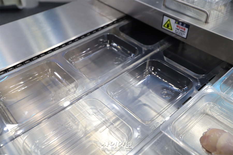 [KOREA PACK & ICPI WEEK 2026] 필름 하나로 트레이 만들고 제품 포장까지