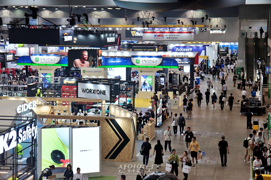 [18개월 반쪽 운영, 전시업계 ‘고사 위기’ ③] 국정과제 무색한 ‘코엑스 불통’…생존 벼랑 끝에 선 MICE 산업