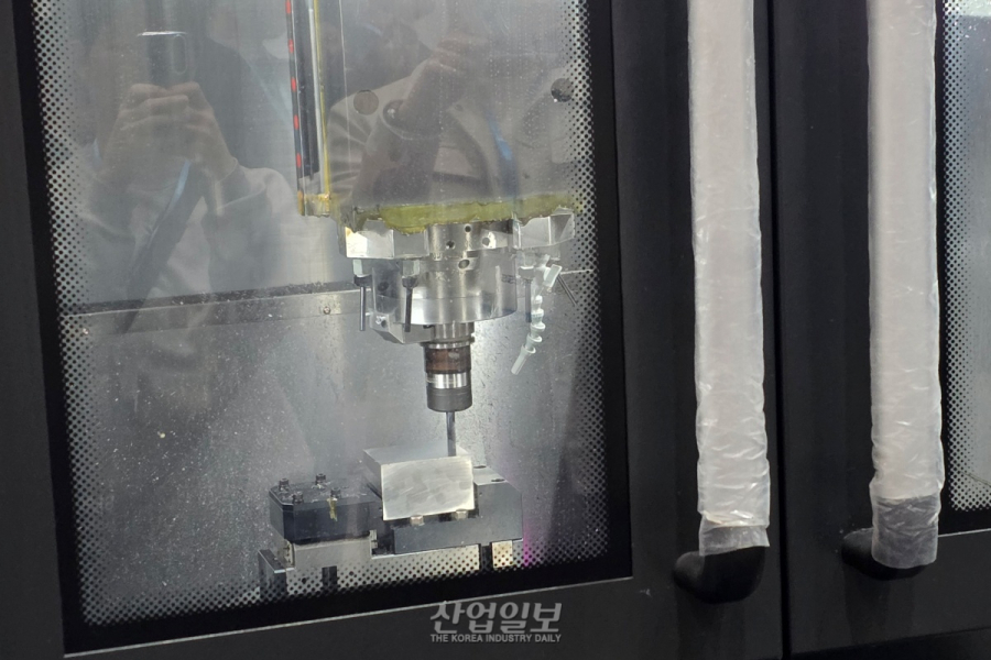 인터엑스, ‘완전자율머신’ 공개… “AI·디지털트윈 결합된 4세대 공작기계”