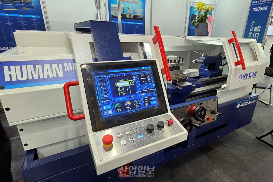 월드종합기계, 프로그래밍 없이 조작하는 스마트 선반 적용