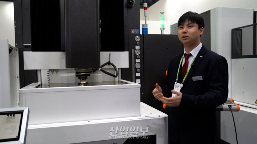 [SIMTOS] United Machining Solutions, 연삭·방전·밀링·자동화 통합 가공 기술 제시