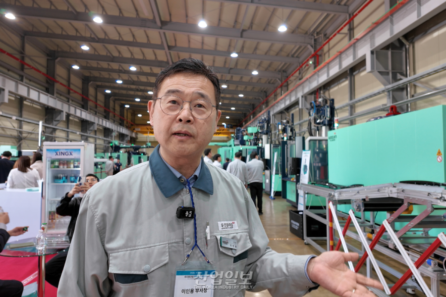 [IN-HOUSE 2026] 우진플라임, 사출기와 로봇 묶은 통합 공정 띄운다