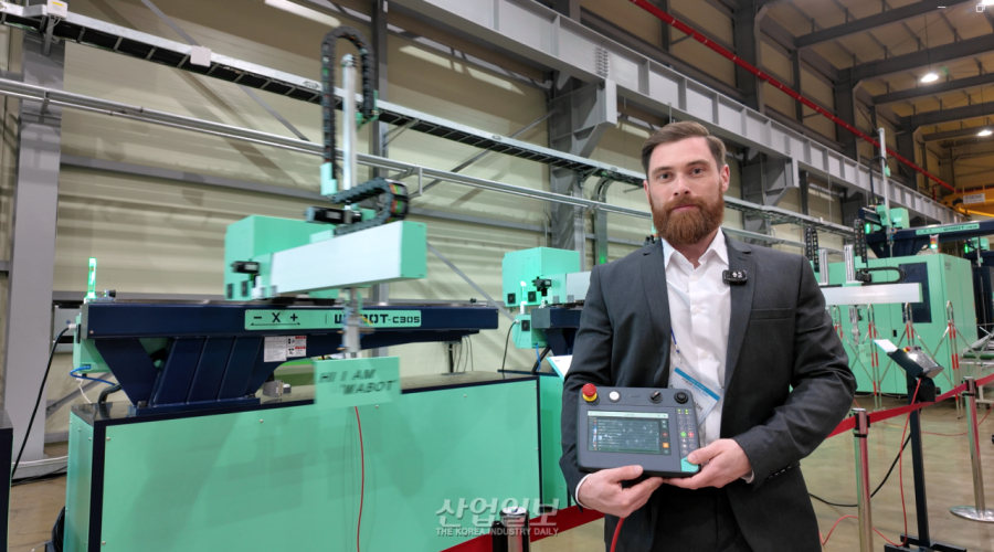 [IN-HOUSE 2026] 우진플라임, 사출기와 로봇 묶은 통합 공정 띄운다