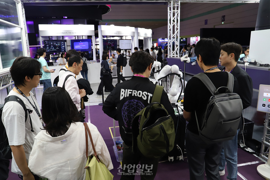 컨피그, 데이터 수집부터 로봇 학습까지…자동화 장벽 낮춘다