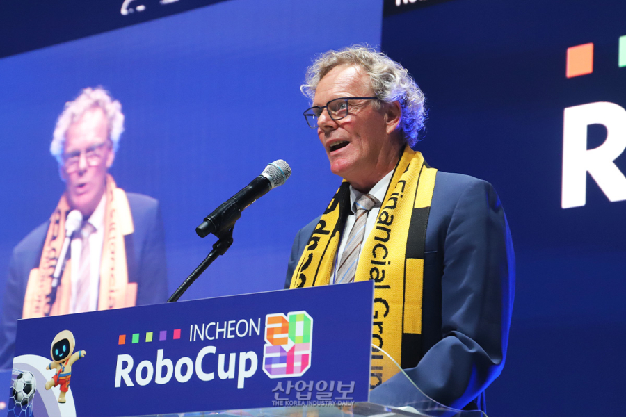 [포토뉴스] ‘로보컵 2026 인천’ 개막…세계 AI·로봇 기술, 휴머노이드 축구 경기 한자리에
