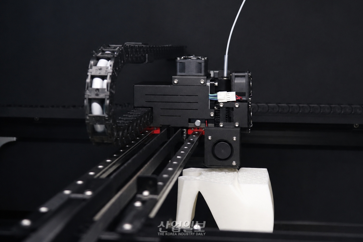 3D Enter debuts Cross Z_Series large-format industrial 3D printer with quad Z-axis and carbon-fiber-capable nozzle at AM Korea 2026
