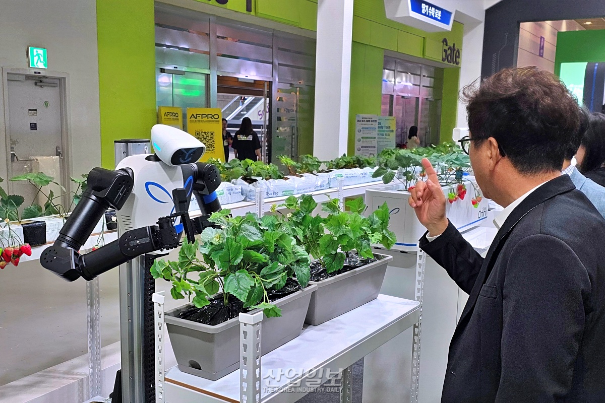 "따고, 선별하고, 운반까지"... 메타파머스, 자율 농작업 솔루션 전시 - 뉴스 썸네일 이미지