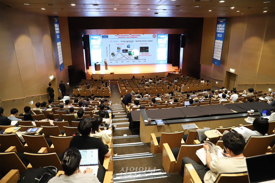 [포토뉴스] ‘K-Display 2026’ 개막…AI 시대 이끌 차세대 디스플레이 기술 한자리에