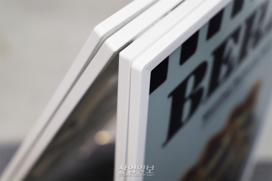 리테일 홍보물, 32인치 전자잉크 사이니지로 친환경·초저전력 구현한다