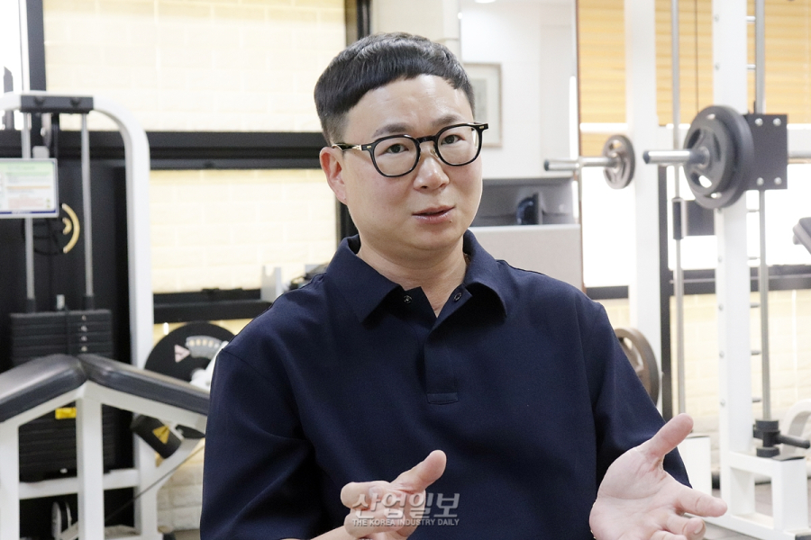 [2세 경영, 산업의 다음 30년] “기업 승계는 당연한 것 아냐”…‘실력’으로 승계 이뤄낸 에스엠디(SMD) 이수 대표이사
