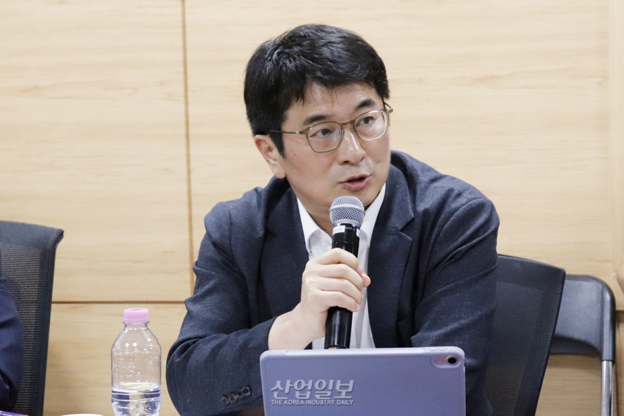 [제조 AX 현실화 ①] 제조업 AI 전환 “속도와 생태계가 관건”