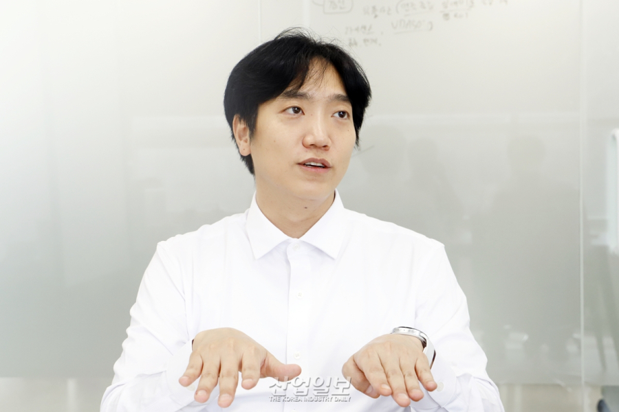 [2026 로보월드] 폴라리스3D, 반도체 공장용 물류로봇 ‘M3’ 공개