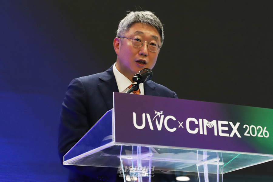 [포토뉴스] 무인이동체 기술혁신 주역, ‘UWC X CIMEX 2026’서 정부 포상