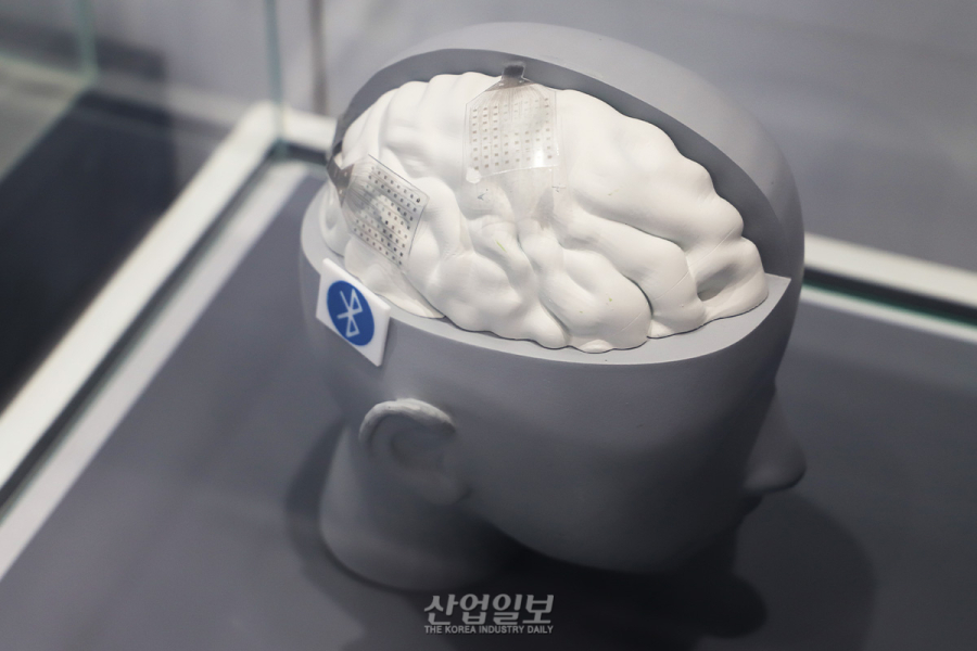 [문화 속 산업이야기] ‘기술의 가격’이 계급을 만든다…SF·사이버펑크가 경고한 미래