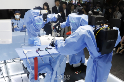 의료진이 판단하고 휴머노이드가 보조…수술실 모습 바뀐다
