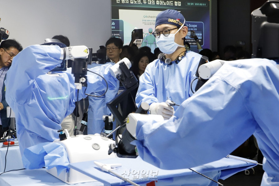 의료진이 판단하고 휴머노이드가 보조…수술실 모습 바뀐다