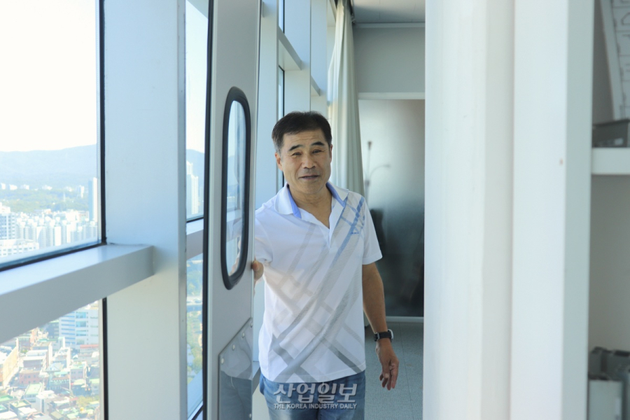 [산업의 뿌리를 묻다] 잘 팔리던 제품도 접었다…웅비티에스가 35년 지킨 제조업의 원칙