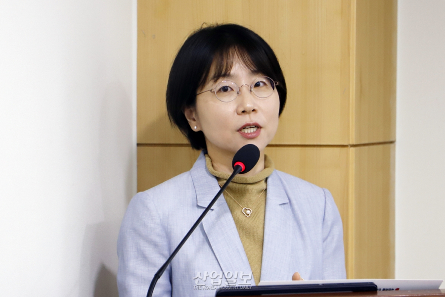 한국 산업 핵심인 제조업, 고용·임금 경직성이 성장 발목 잡는다