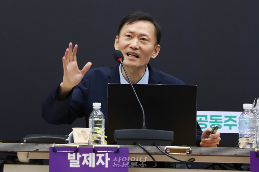 AI가 통제하는 플랫폼 노동…알고리즘 판단 이유 ‘설명받을 권리’ 보장해야